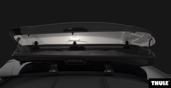 Bagageiro Maleiro de Teto Thule Vector L 430 Litros - Image 17