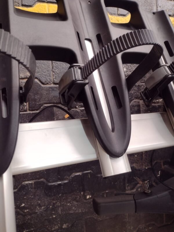 Suporte Thule Velocompact 927 Para Bicicletas No Engate - Seminovo de Outlet - Riscado - Image 5