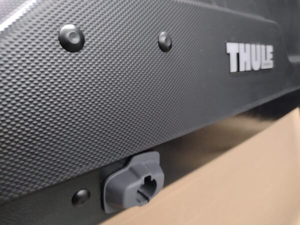 Bagageiro Thule Force XT de 400 Litros de Outlet - Detalhe Superior - Imagem 5
