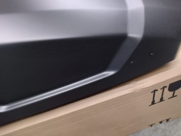 Bagageiro Thule Force XT de 400 Litros de Outlet - Detalhe Superior - Imagem 8